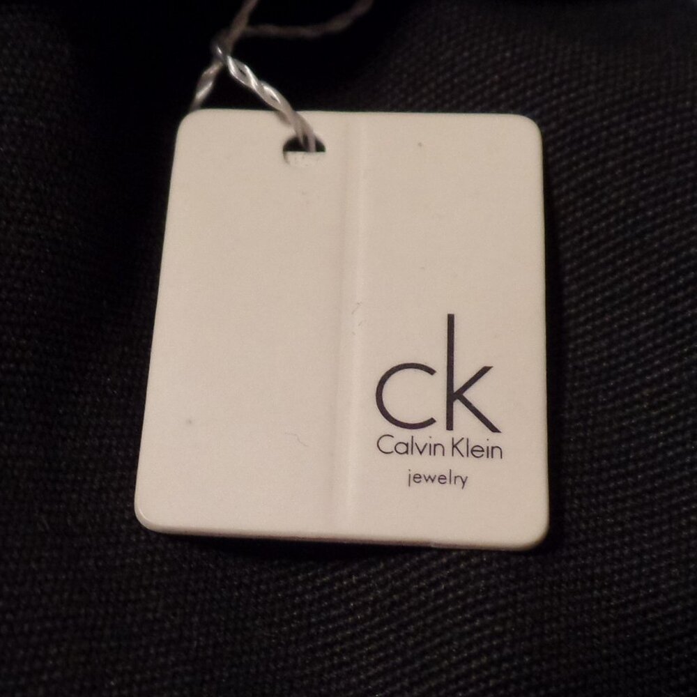 Calvin Klein Silver & White Statement Ring NWT NIB SIZE 9 - Picture 9 of 9